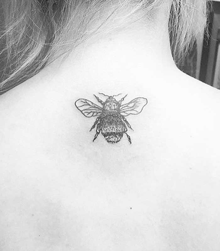 tatuajes de abejas para damas