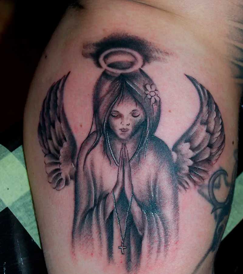 tatuajes de angeles para mujeres 13