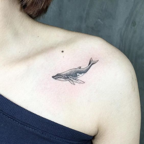 tatuajes de ballenas para chicas
