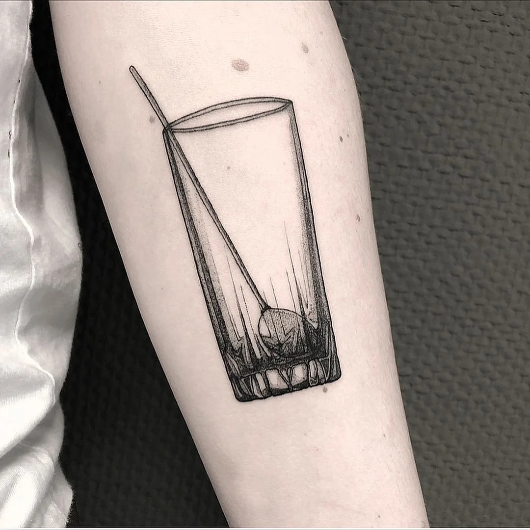 Tatuajes de comidas, bebidas y frutas: 🍔🍍🍷 + 100 imágenes 52 tatuajes de bebidas 12