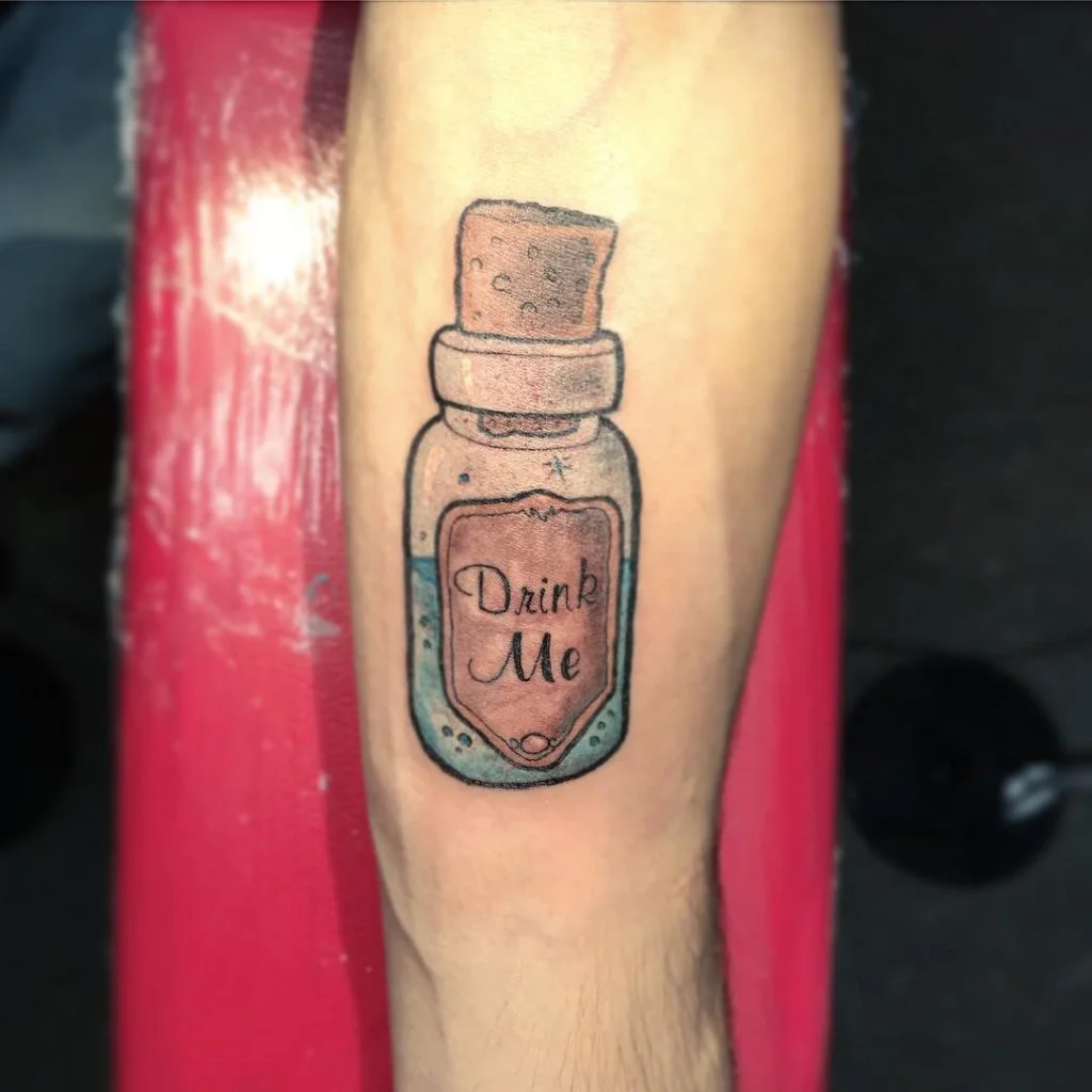 Tatuajes de comidas, bebidas y frutas: 🍔🍍🍷 + 100 imágenes 49 tatuajes de bebidas 15