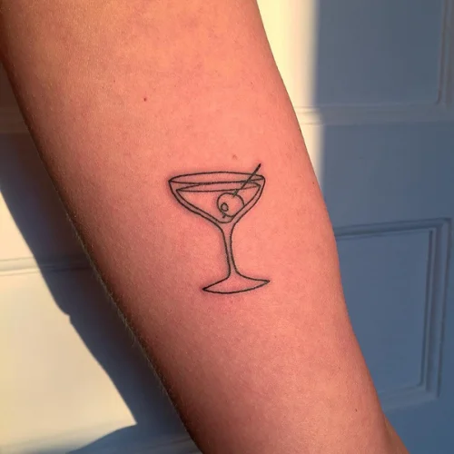 Tatuajes de comidas, bebidas y frutas: 🍔🍍🍷 + 100 imágenes 44 tatuajes de bebidas 20