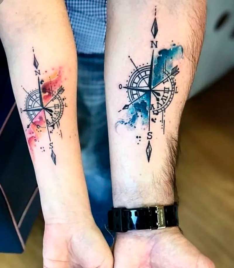 tatuajes de brujulas para parejas 13
