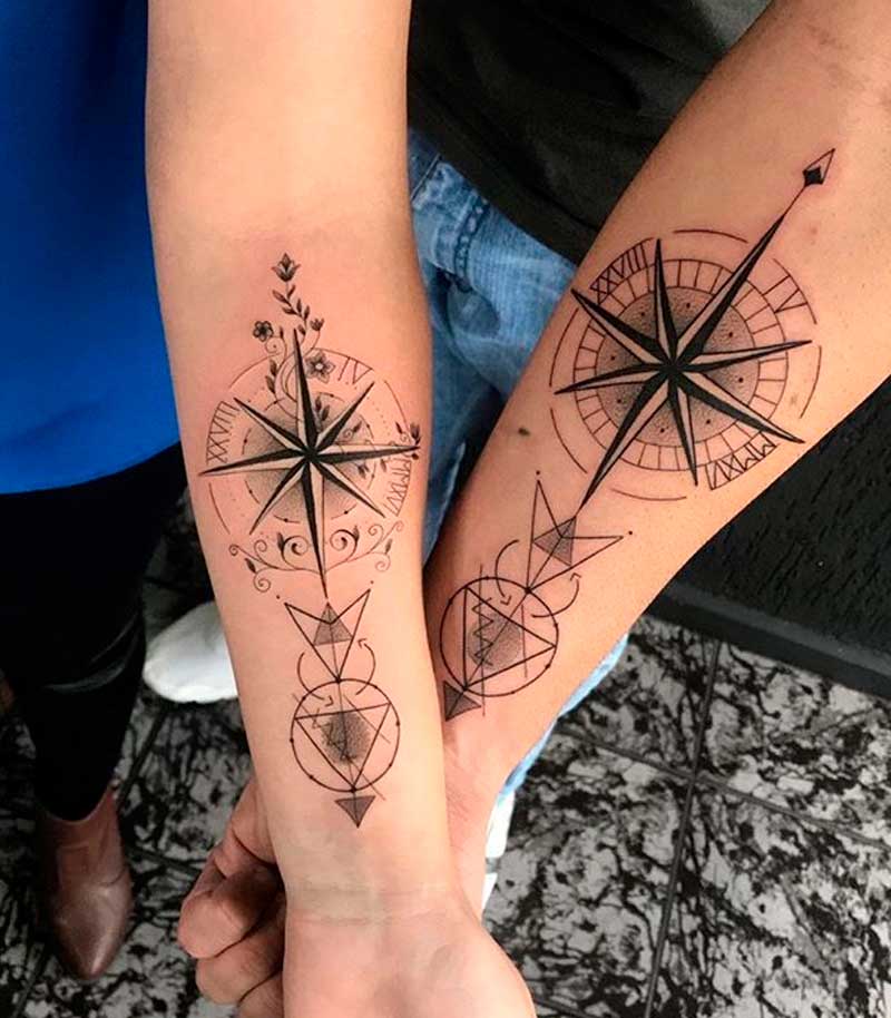 tatuajes de brujulas para parejas 3
