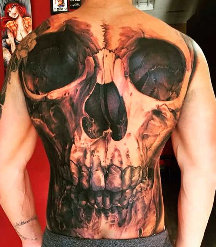 tatuajes de calaveras en la espalda
