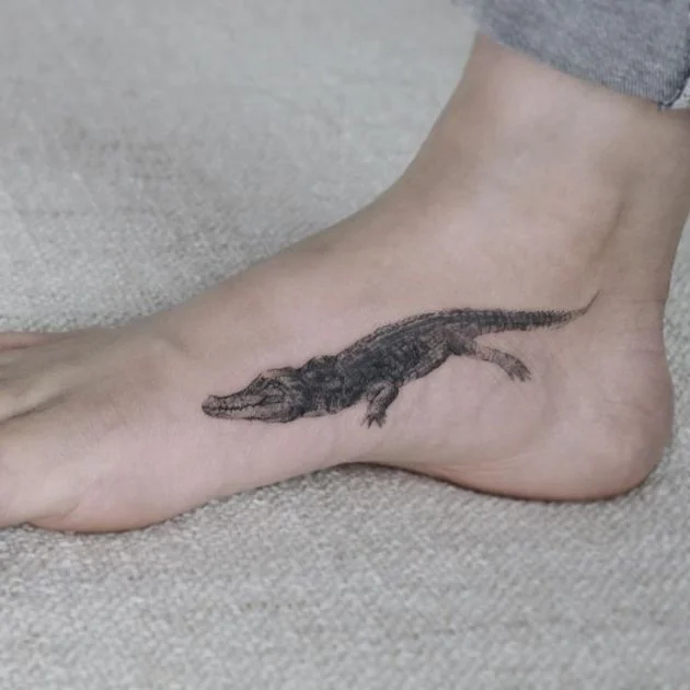 tatuajes de cocodrilos para chicas