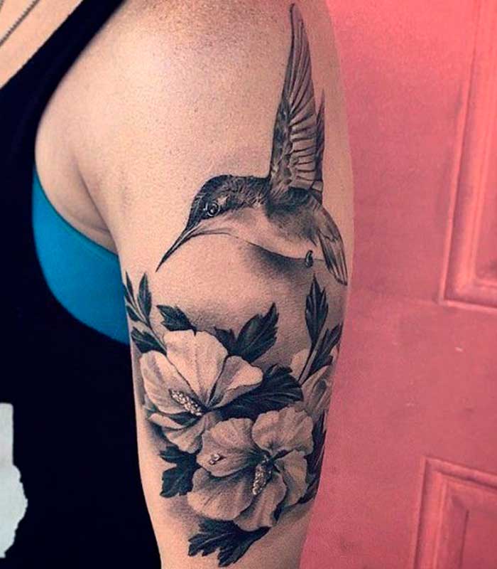 tatuajes de colibries para mujeres