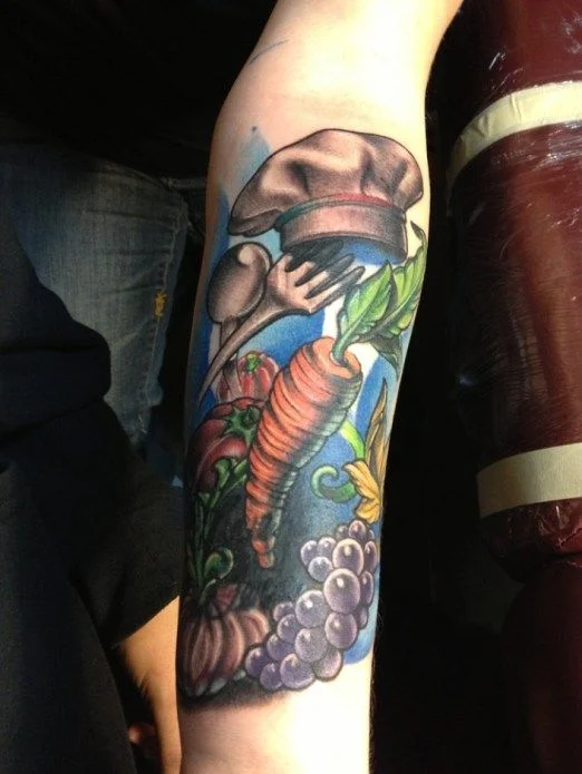 Tatuajes de comidas, bebidas y frutas: 🍔🍍🍷 + 100 imágenes 20 tatuajes de comidas 14