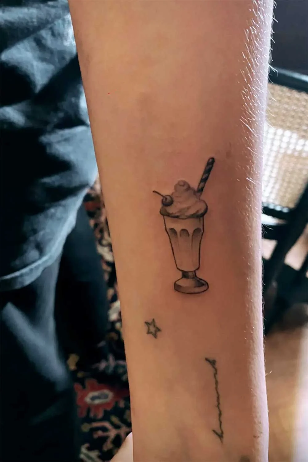 Tatuajes de comidas, bebidas y frutas: 🍔🍍🍷 + 100 imágenes 12 tatuajes de comidas 22