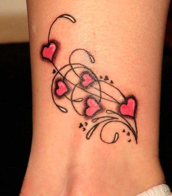 tatuajes de corazon para mujeres