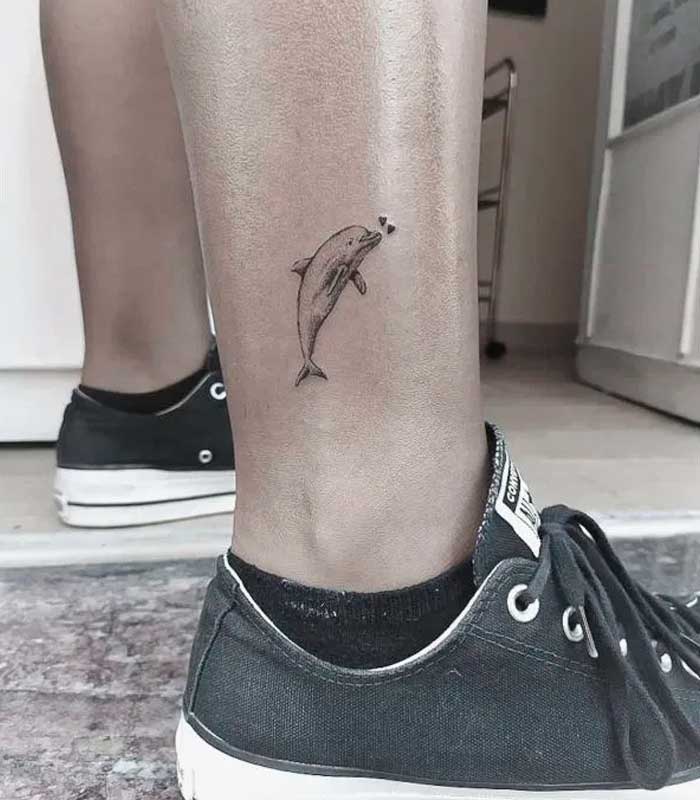 tatuajes de delfines para hombres