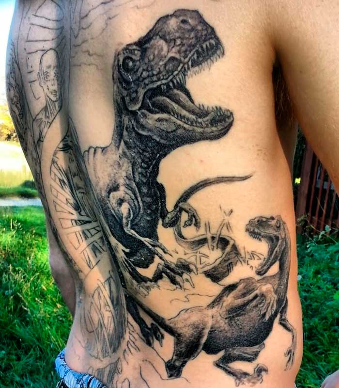 tatuajes de dinosaurios en la espalda