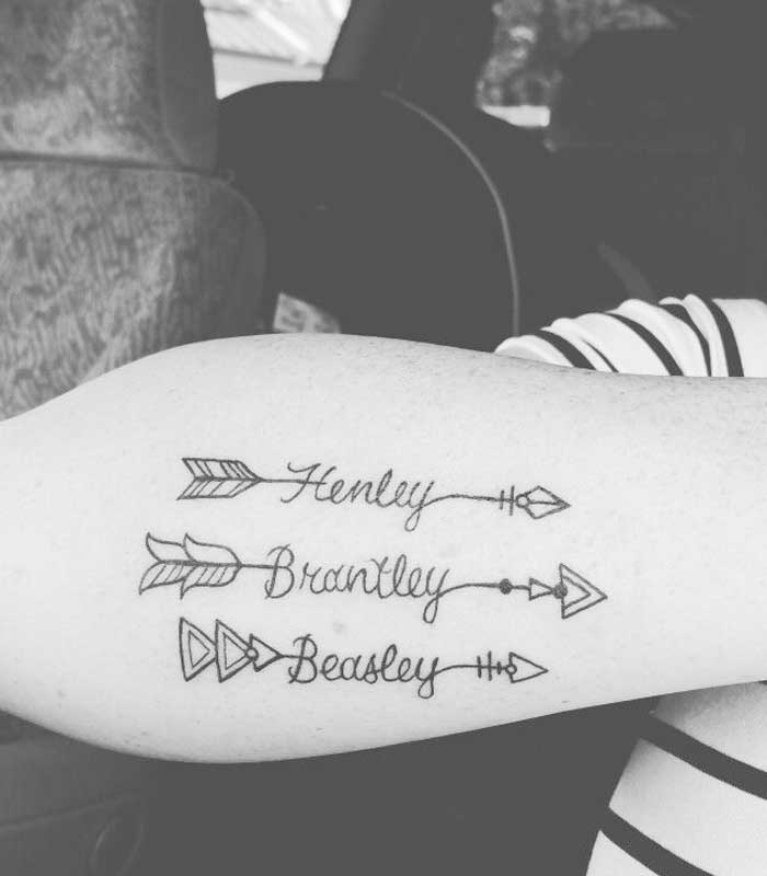 tatuajes de flechas con nombres