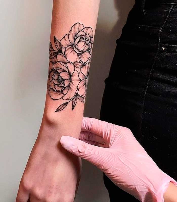 tatuajes de flores para mujeres