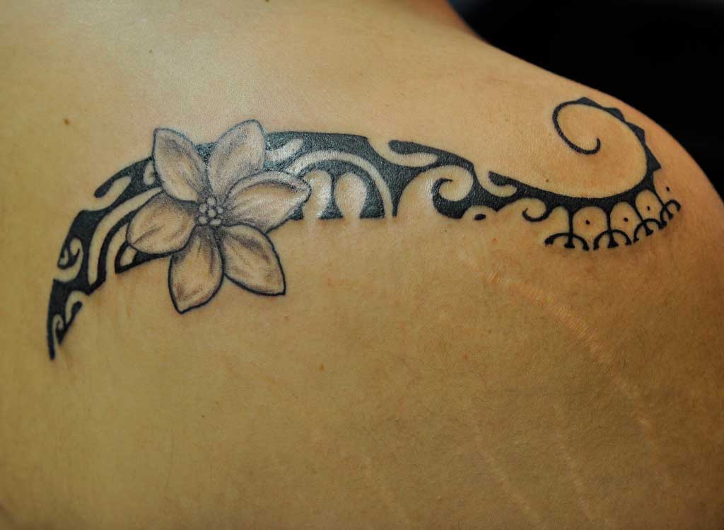tatuajes de flores polinesias 4