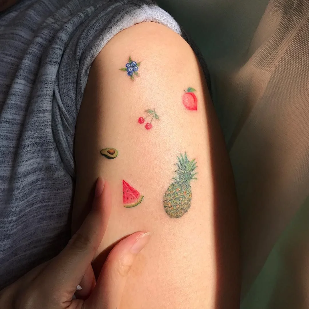 Tatuajes de comidas, bebidas y frutas: 🍔🍍🍷 + 100 imágenes 63 tatuajes de frutas 1