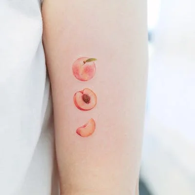 Tatuajes de comidas, bebidas y frutas: 🍔🍍🍷 + 100 imágenes 76 tatuajes de frutas 14