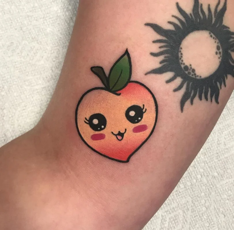 Tatuajes de comidas, bebidas y frutas: 🍔🍍🍷 + 100 imágenes 78 tatuajes de frutas 16