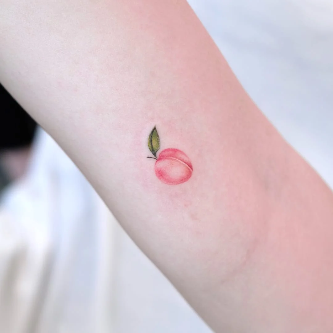 Tatuajes de comidas, bebidas y frutas: 🍔🍍🍷 + 100 imágenes 82 tatuajes de frutas 20