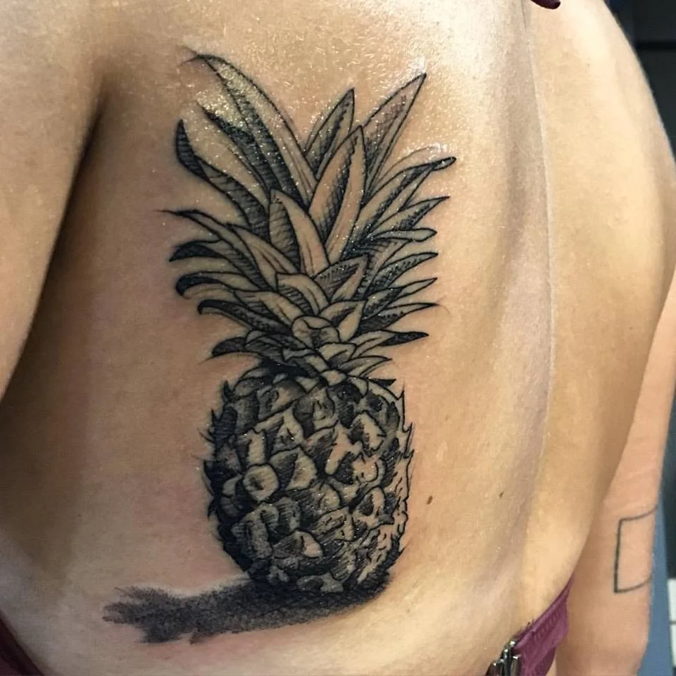 Tatuajes de comidas, bebidas y frutas: 🍔🍍🍷 + 100 imágenes 83 tatuajes de frutas 21