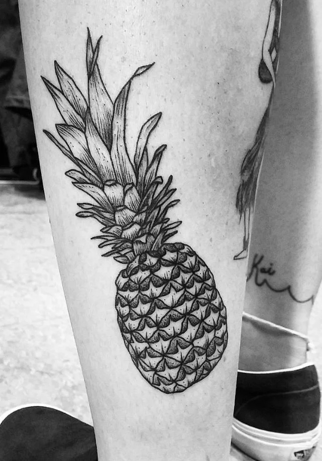Tatuajes de comidas, bebidas y frutas: 🍔🍍🍷 + 100 imágenes 87 tatuajes de frutas 25