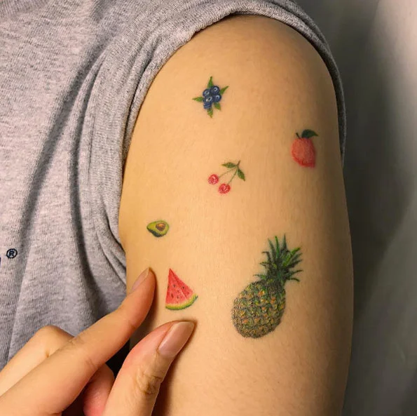 Tatuajes de comidas, bebidas y frutas: 🍔🍍🍷 + 100 imágenes 88 tatuajes de frutas 26