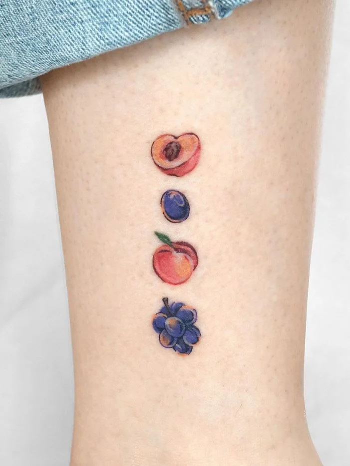 Tatuajes de comidas, bebidas y frutas: 🍔🍍🍷 + 100 imágenes 95 tatuajes de frutas 33