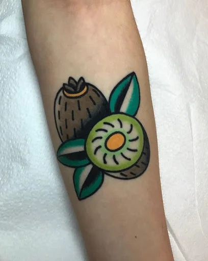 Tatuajes de comidas, bebidas y frutas: 🍔🍍🍷 + 100 imágenes 68 tatuajes de frutas 6