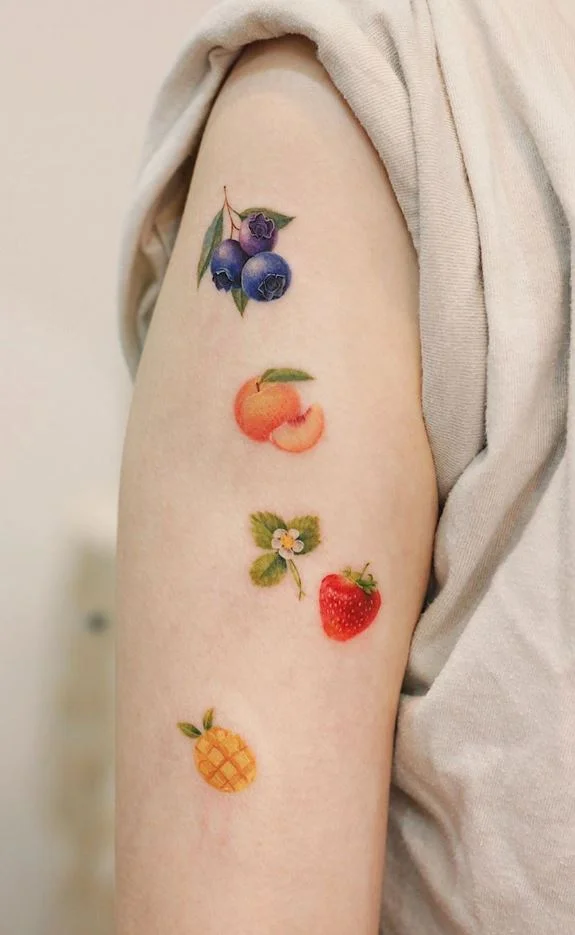 Tatuajes de comidas, bebidas y frutas: 🍔🍍🍷 + 100 imágenes 69 tatuajes de frutas 7