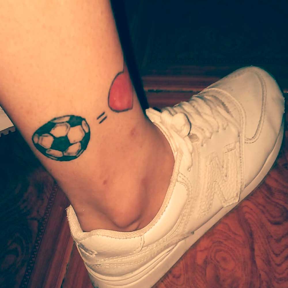 tatuajes de futbol para mujeres 14