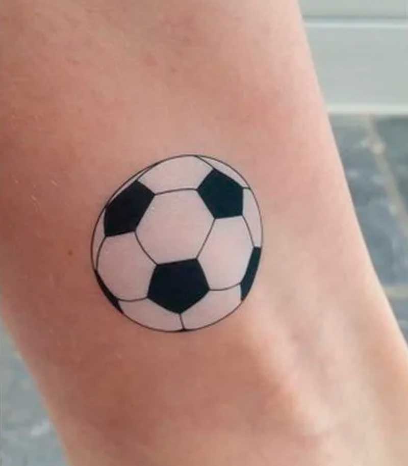 tatuajes de futbol para mujeres 21