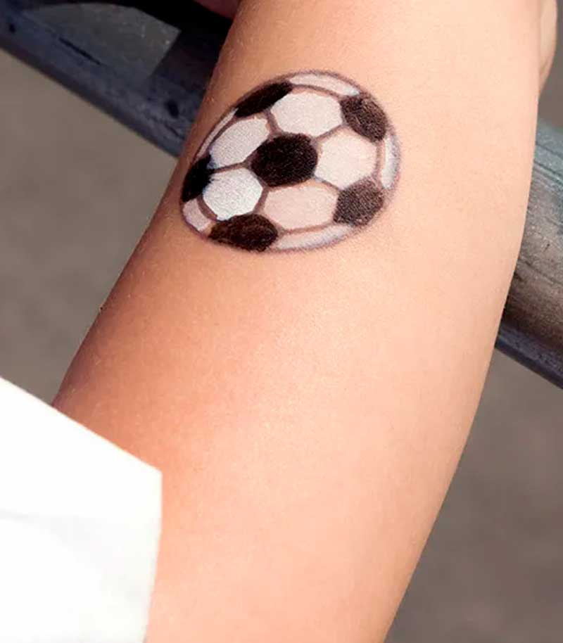 tatuajes de futbol para mujeres 22