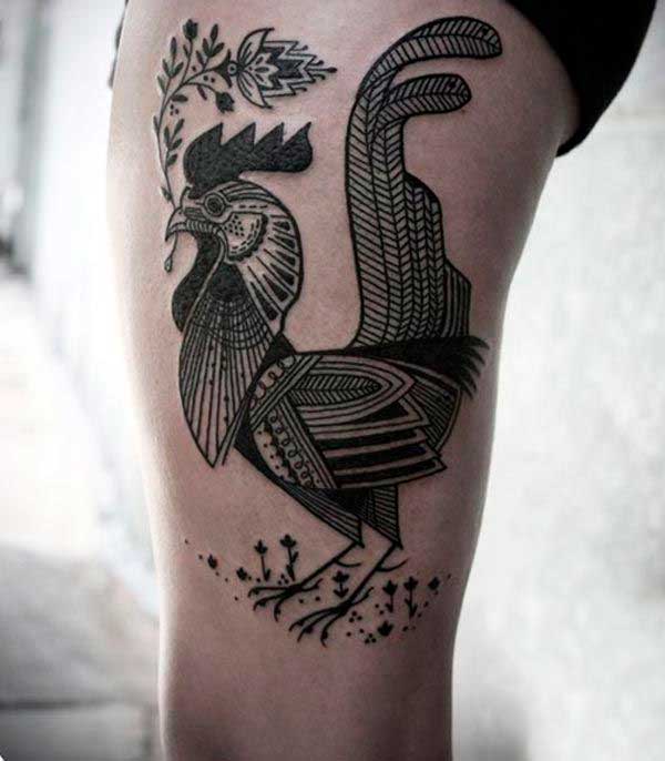 tatuajes de gallos para mujeres