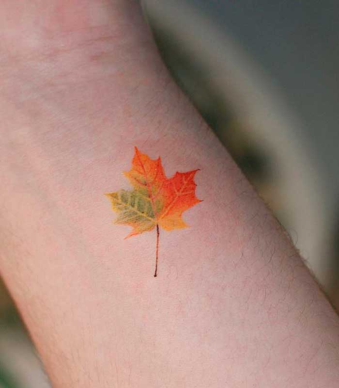 tatuajes de hojas de otono