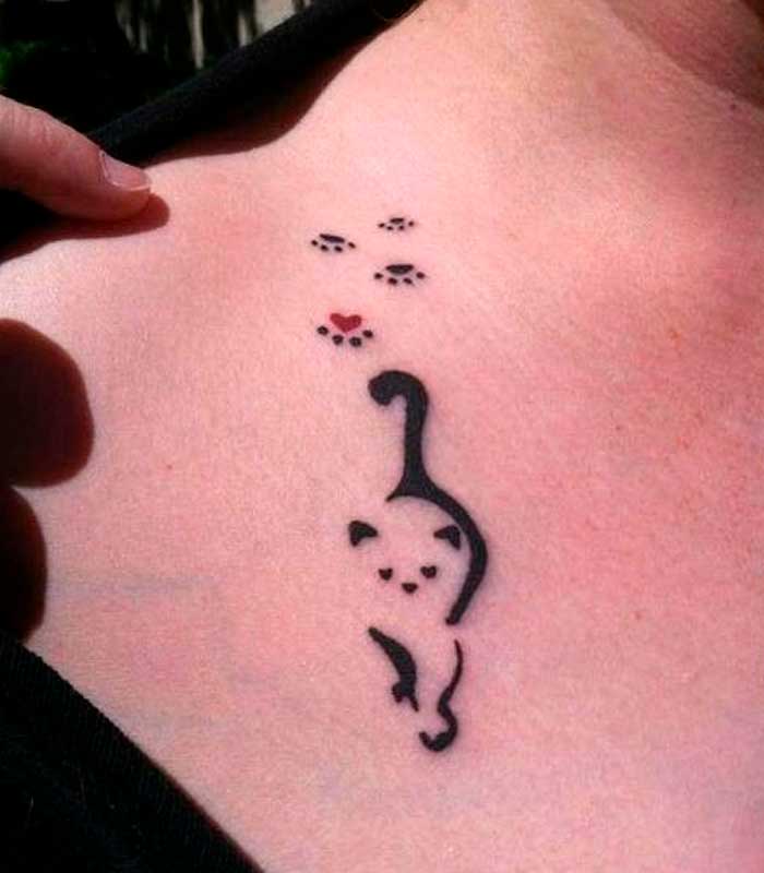 tatuajes de huellas o patitas de gatos