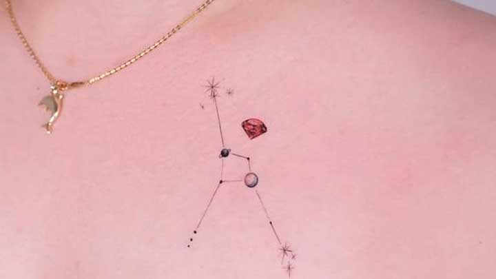 tatuajes de la constelacion cancer y piedra de rubi