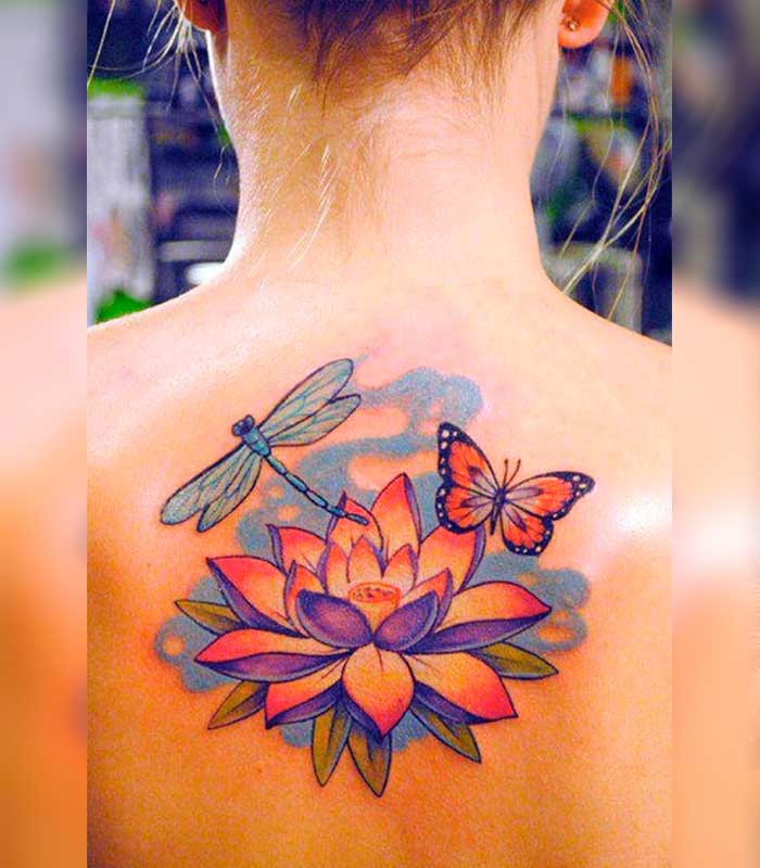 tatuajes de libelulas con mariposas