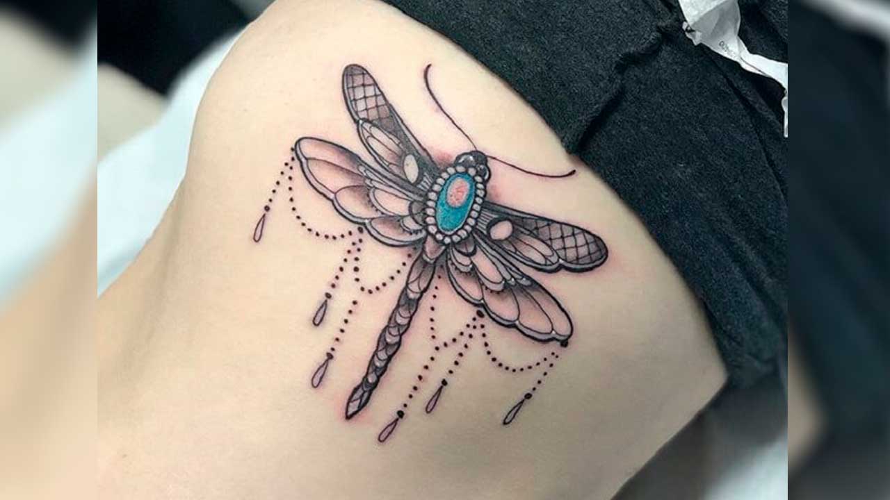 tatuajes de libelulas para chicas