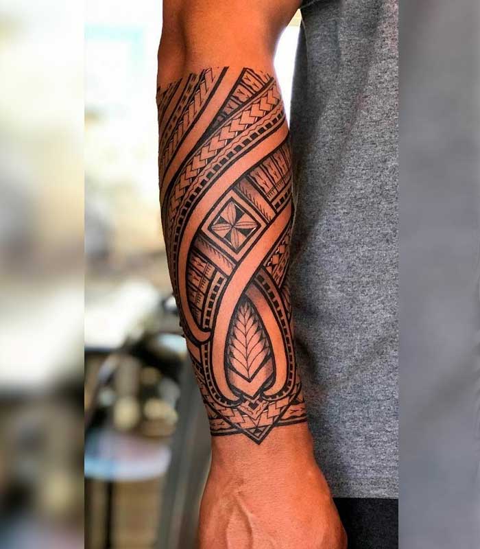 tatuajes de maories en el antebrazo