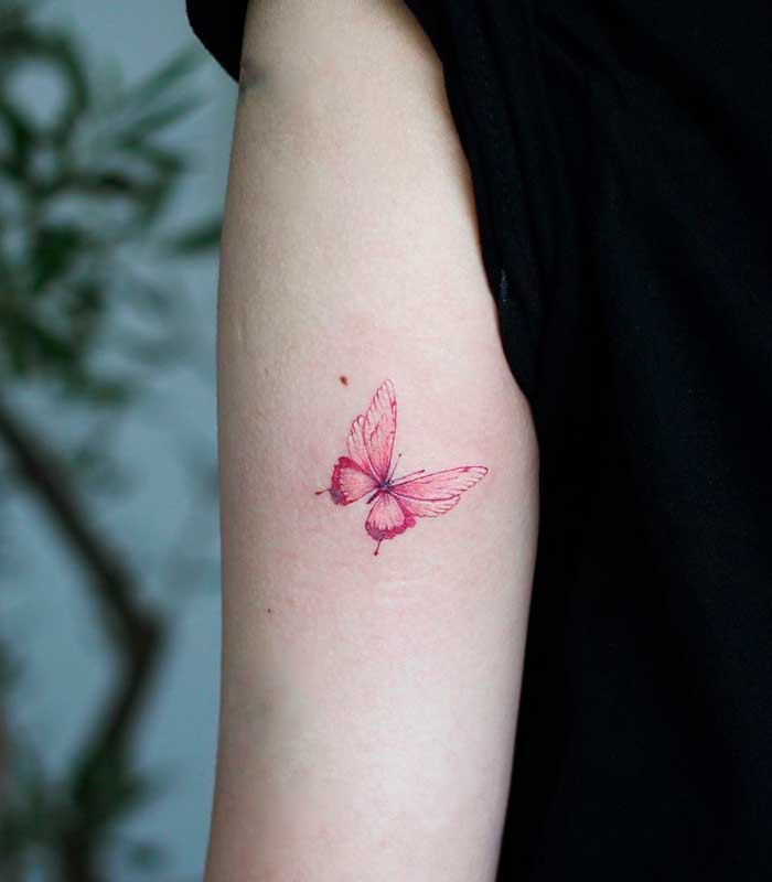 tatuajes de mariposas rosados