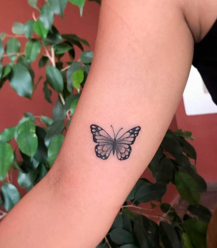 tatuajes de mariposas sin color