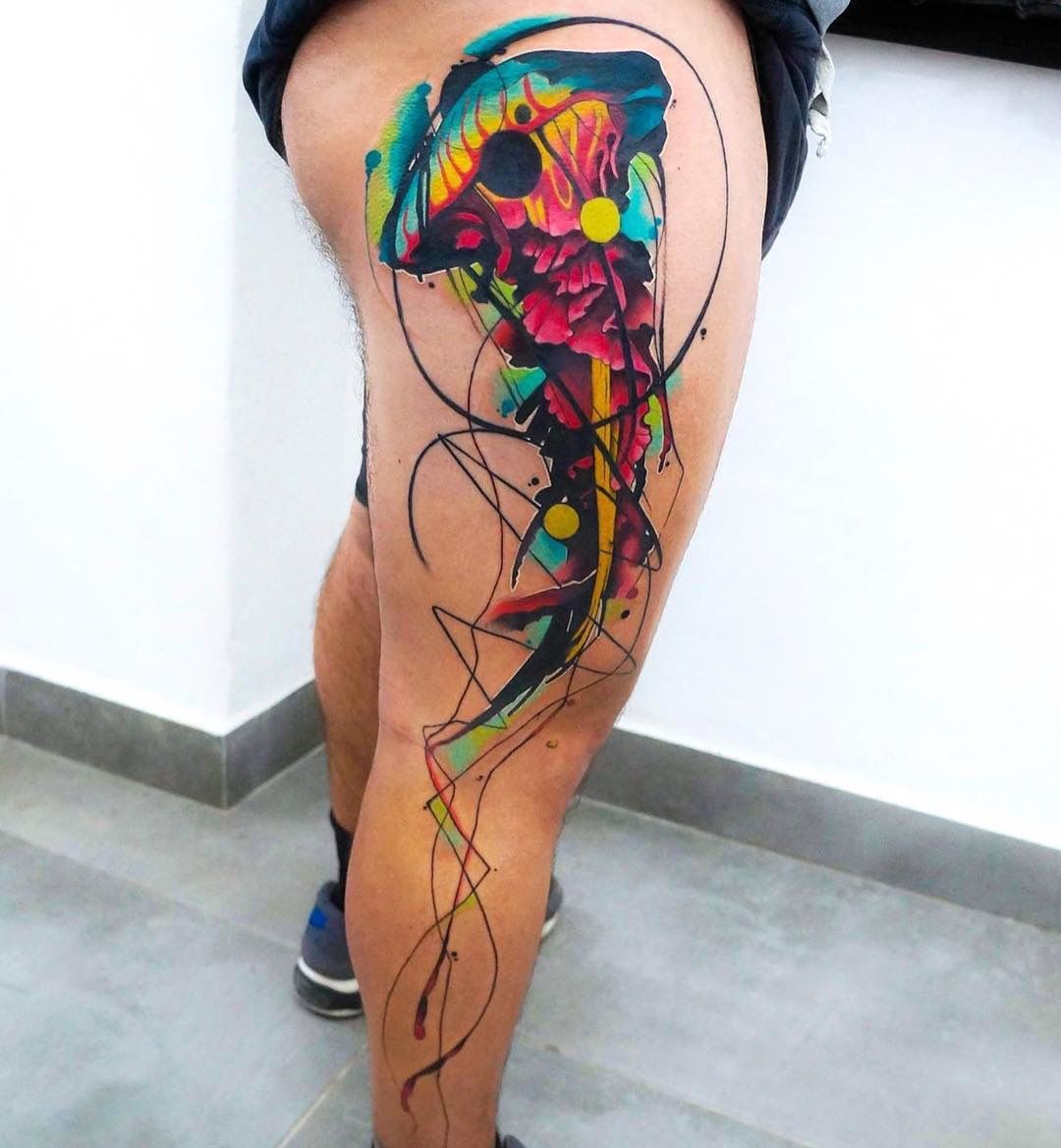 tatuajes de medusa en la pierna 3