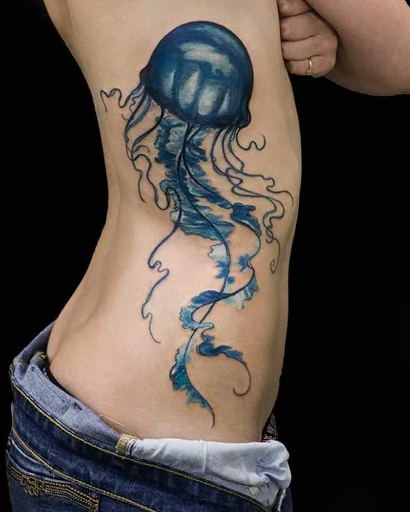 tatuajes de medusa para mujeres 11