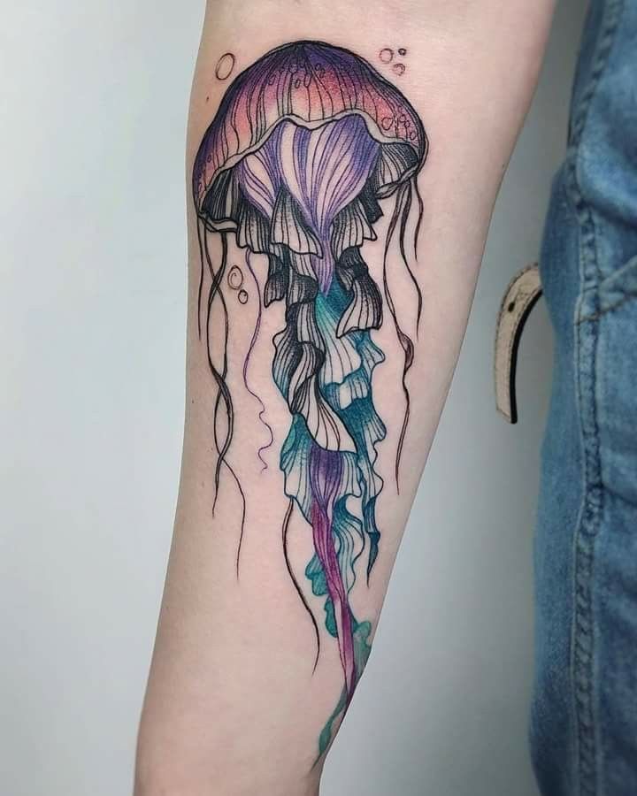 tatuajes de medusa para mujeres 8
