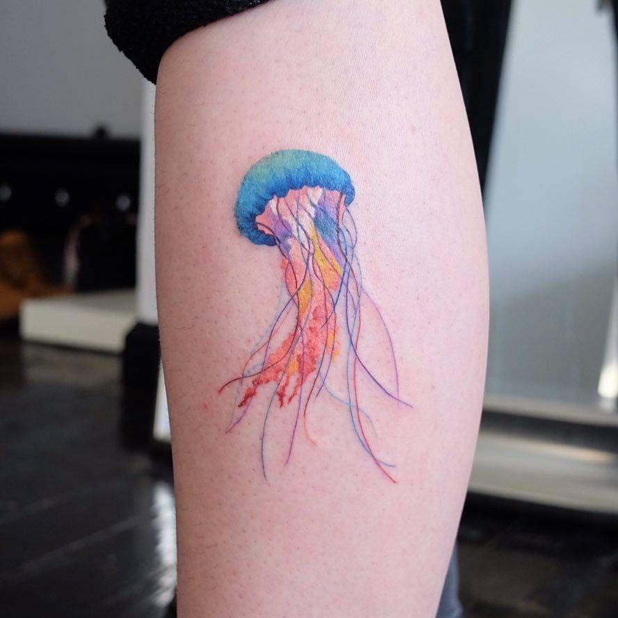 tatuajes de medusa pequenos 11