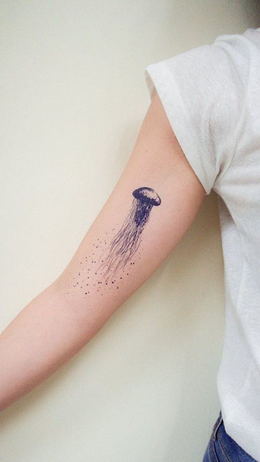 tatuajes de medusa pequenos 18