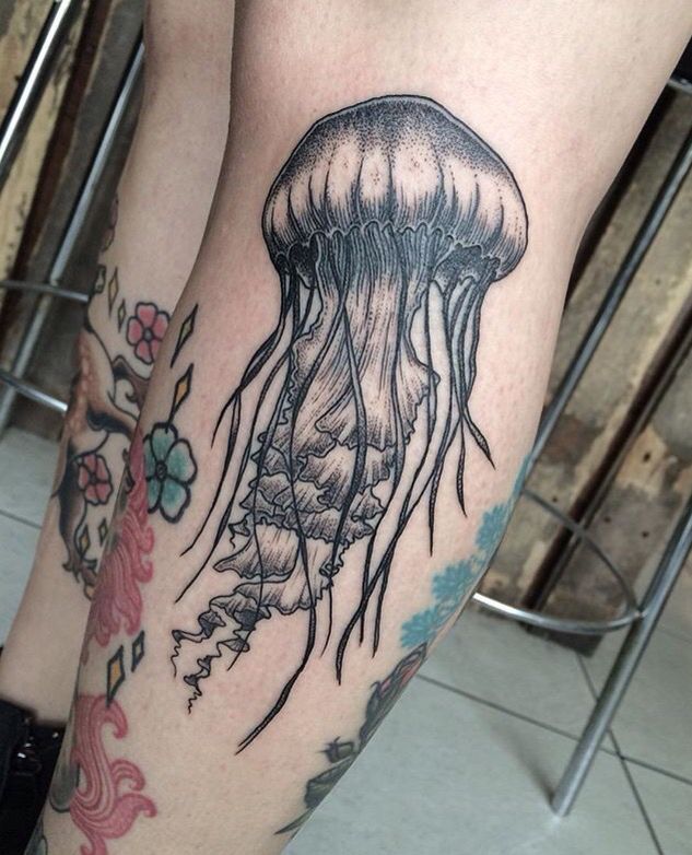 tatuajes de medusas negros 2 1