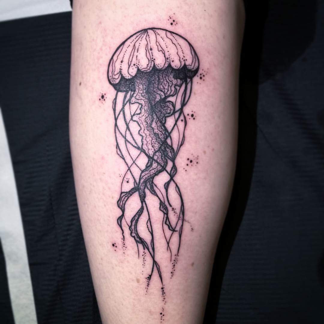 tatuajes de medusas negros 6