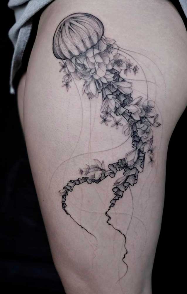 tatuajes de medusas para mujeres