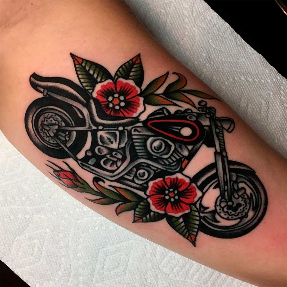 tatuajes de motos para mujeres